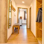 2 Zur Schoenen Aussicht Apartment