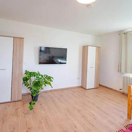 2 Zur Schönen Aussicht Apartment *